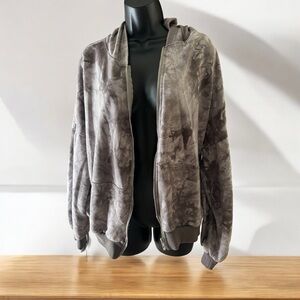 Adika oversized zip up hoodie sweatshirt
Size M 
Good condition